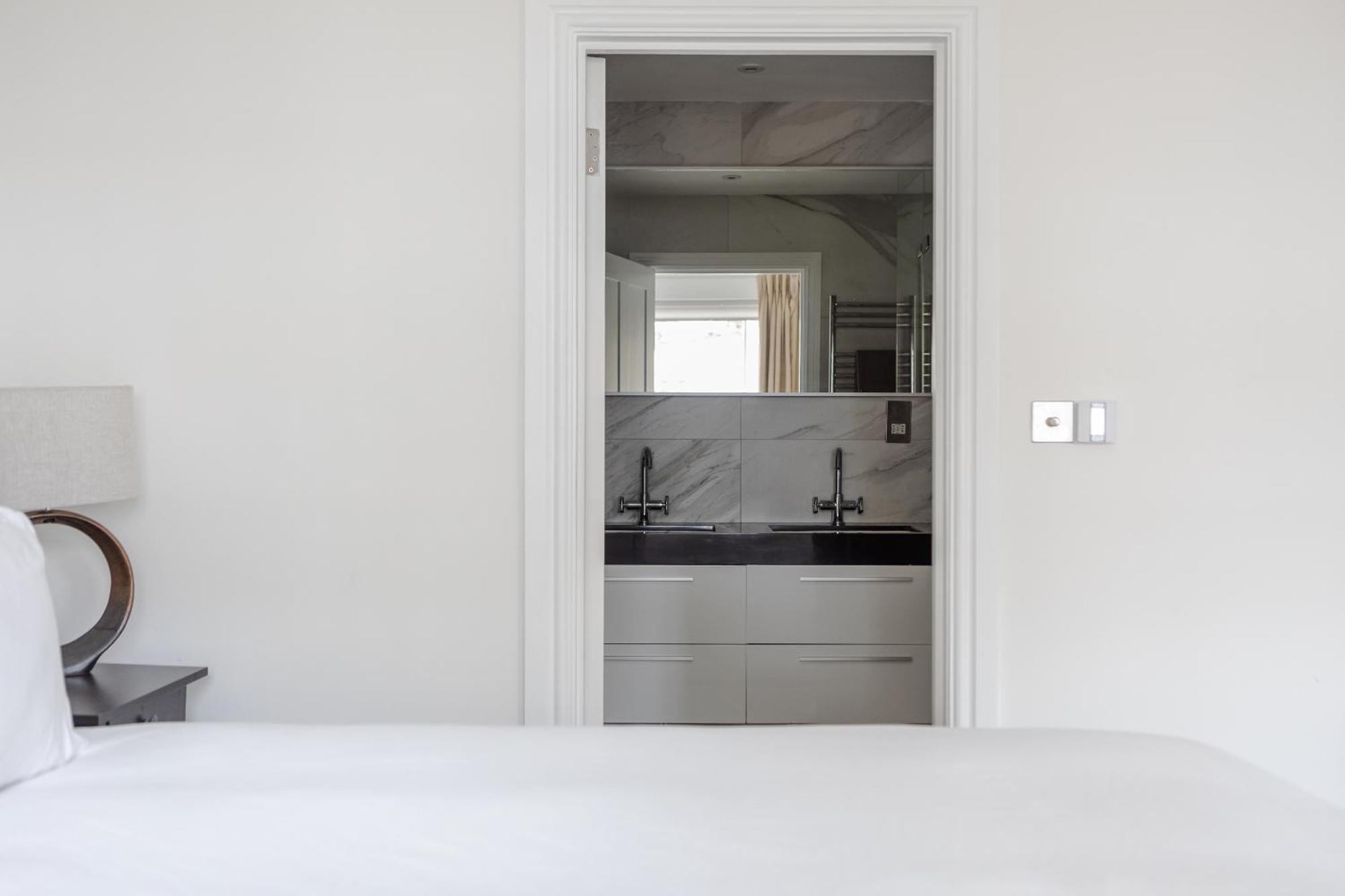 Number 53 - Stunning Maisonette With Parking In Kensington & Chelsea 伦敦 外观 照片